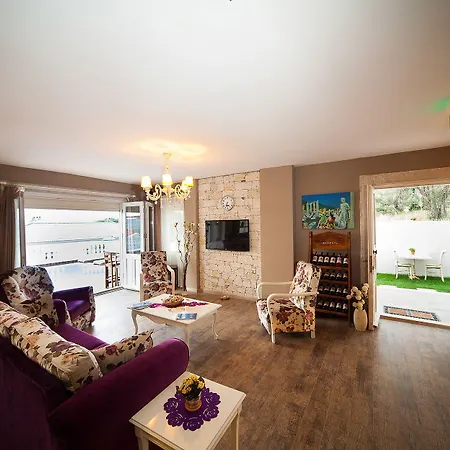 Ionic Bed & Breakfast Alaçatı