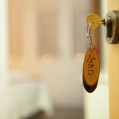 Ionic Bed & Breakfast 2*