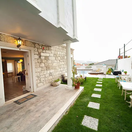 Ionic Bed & Breakfast