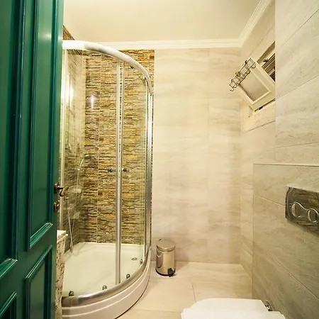 Ionic Bed & Breakfast 2*